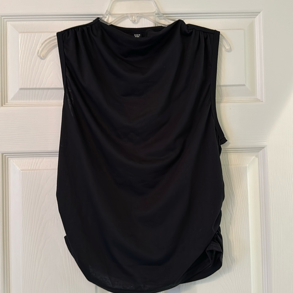 SHEIN sleeveless black top